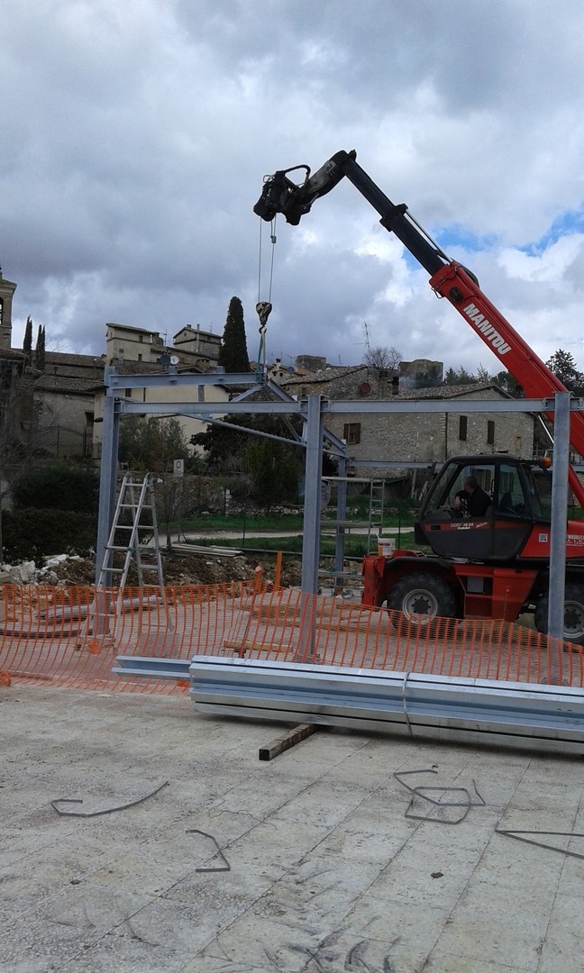 Aggiornamenti da Eggi, frazione di Spoleto (PG), dove stiamo costruendo una nuova scuola dell'infanzia per i bambini colpiti dal terremoto del 2016.