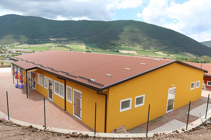 Terremoto in Centro Italia. Inaugurata martedì 9 maggio la nuova scuola materna di Norcia alla presenza dei bambini, delle loro famiglie e di tanti donatori.