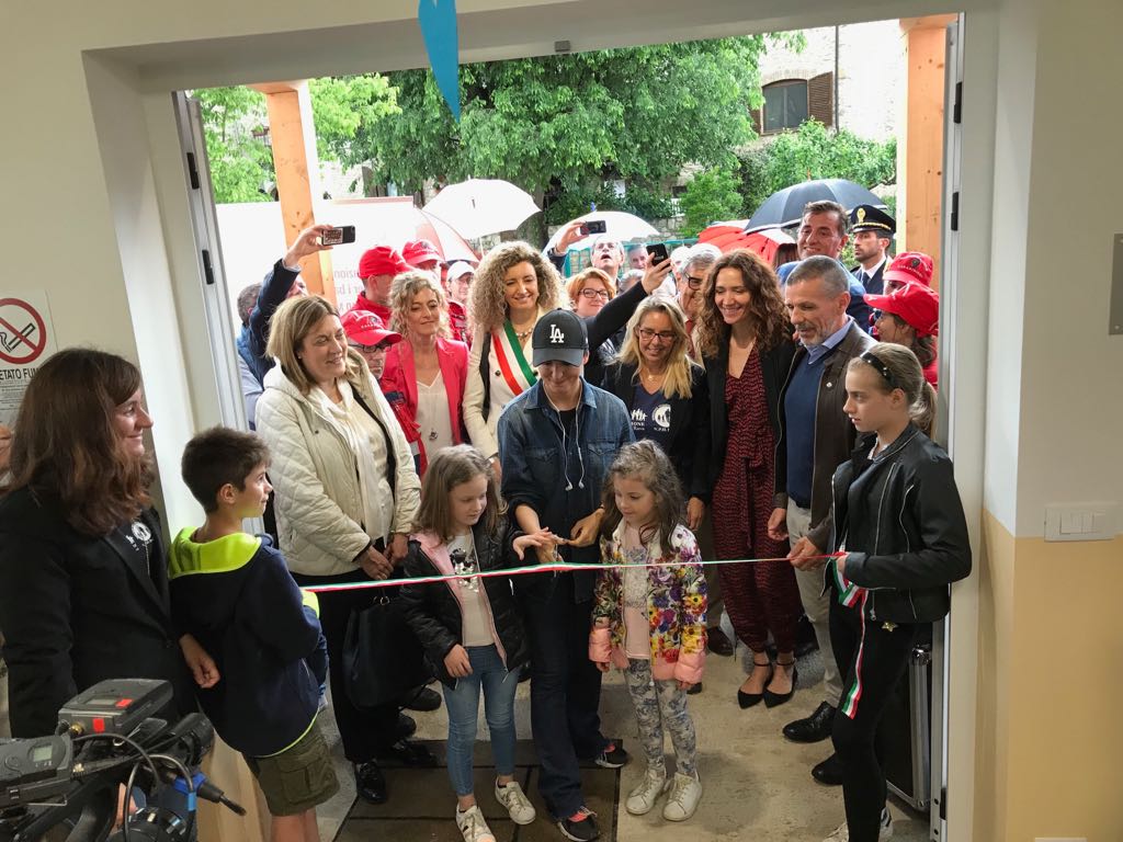 10 maggio 2018, la Fondazione Francesca Rava – N.P.H. Italia Onlus ha inaugurato la nuova scuola dell’Infanzia di Eggi, Spoleto (PG).