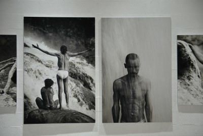 Milano, dal 15 maggio al 5 giugno presso My-Loft Gallery, via Ariberto 31: mostra di Stefano Guindani `Sodò`, il rito cattolico-vudù di Saut d’Eau, Haiti.