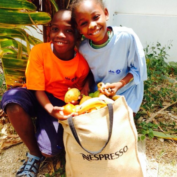 Tutti frutti - coltivare la speranza: prosegue per il 3° anno l’impegno di Nespresso e Coin a favore dei bambini di Haiti. 