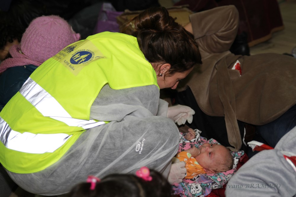 Mare Nostrum, la Fondazione Francesca Rava da un anno al fianco della Marina Militare Italiana nel soccorso sanitario ai migranti