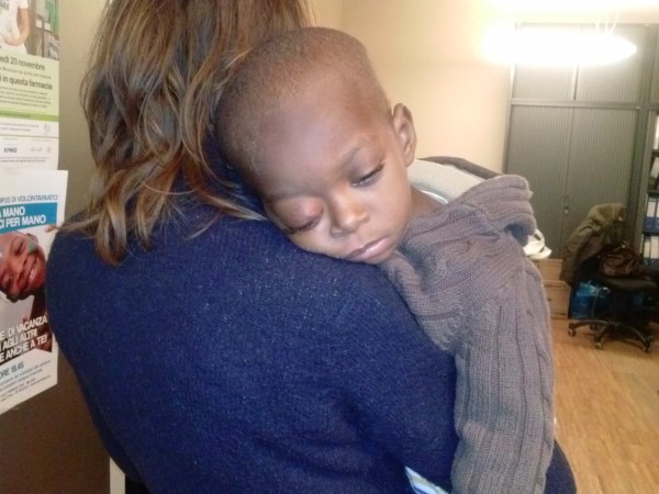 La storia della piccola Peggy, bimba africana affetta da retinoblastoma e curata in Italia