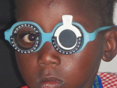 Mozambico,  seconda tappa della missione `Trasforming children’s lives through sight”,  visitati 547 bambini, donati 74 occhiali