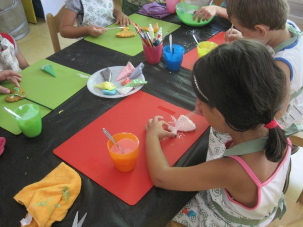 Un'estate con le mani in pasta per i bambini del CAM di Milano: laboratori di pasticceria tenuti dalla Maestra pasticciera Olga!