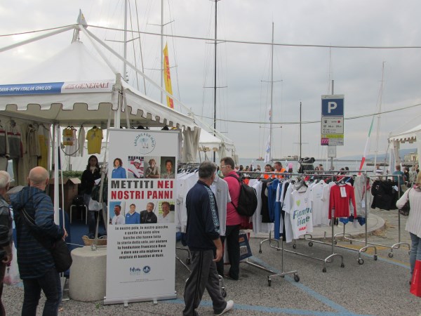 Nuovo grande successo per l'iniziativa di Davide Besana e Mauro Pelaschier `Sailors for Haiti` alla Barcolana a Trieste per i bambini dell'Ospedale St. Damien, Haiti 